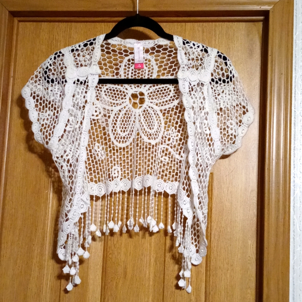 ❤️White Crochet top. Size M. Final Price Drop!👍👍